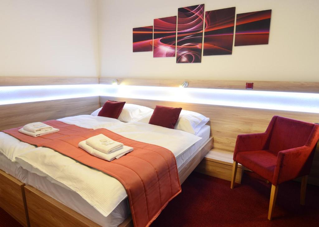 Hotel Uno Ústí nad Orlicí Habitación foto